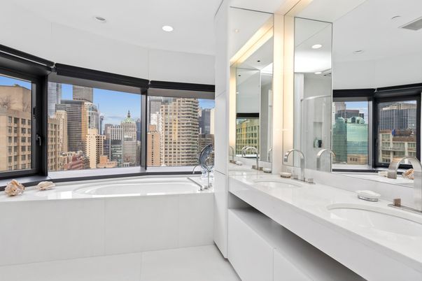 Bathroom, Dual Sink Vanities, Interior, Recessed Lighting