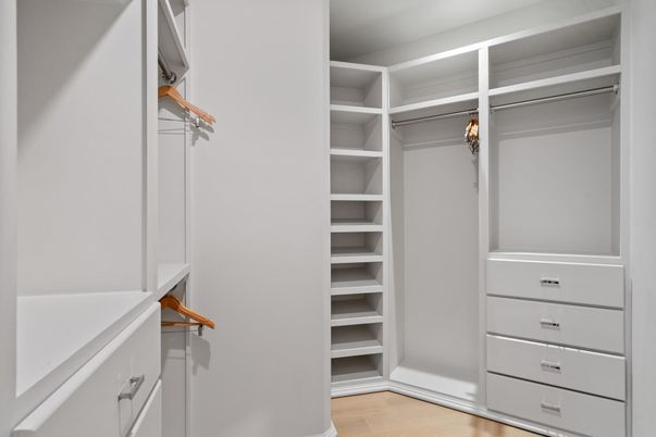 Interior, Walk-in Closets, Wood Texture Flooring