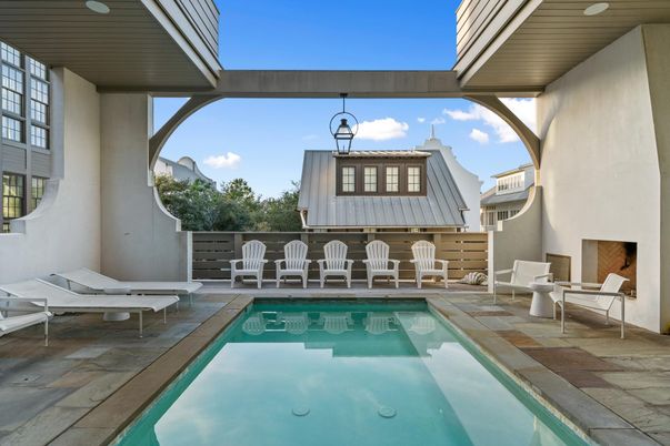 Exterior, Pool
