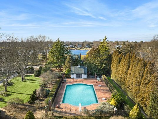 Exterior, Pool, Water