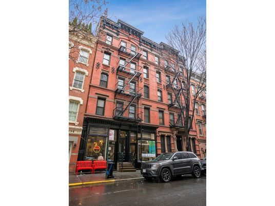 Exterior, Facade, Brick Facade, Rowhouse
