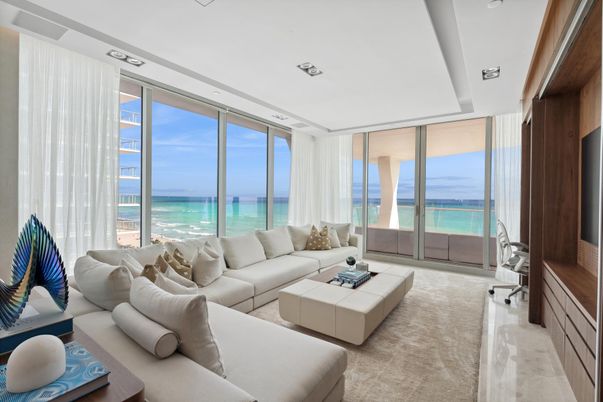 Interior, Living room, Water