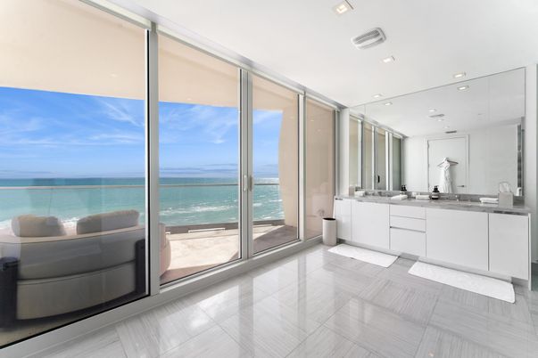 Bathroom, Interior, Recessed Lighting, Water