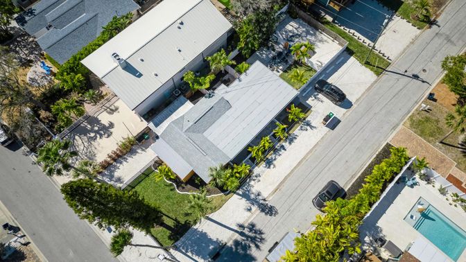 Exterior, Drone