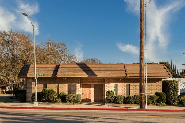 Exterior, Facade, Ranch