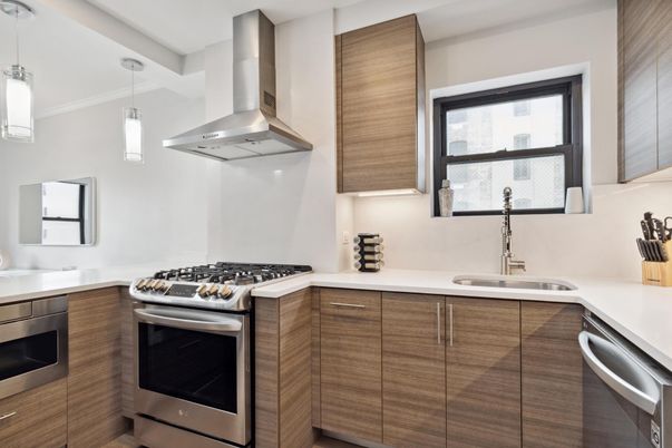 Interior, Kitchen, Pendant Lights, Stainless Steel Appliances
