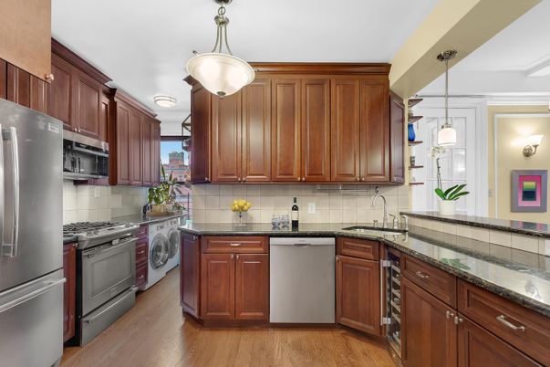 Interior, Kitchen, Pendant Lights, Wood Texture Flooring