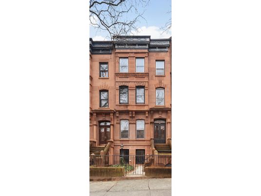 Exterior, Facade, Brownstone