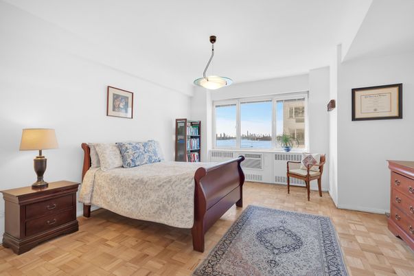 Bedroom, Interior, Pendant Lights, Water, Wood Texture Flooring