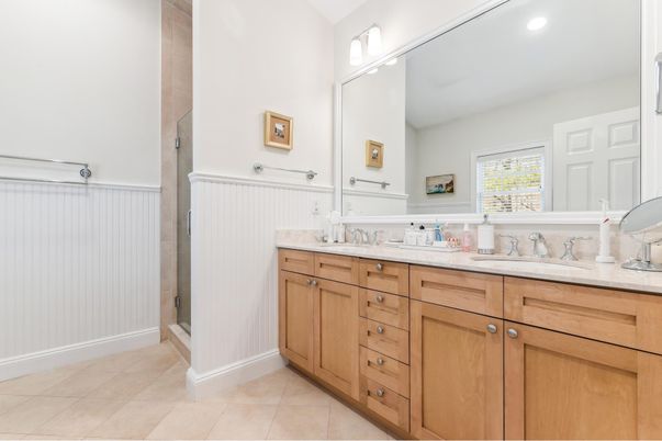 Bathroom, Dual Sink Vanities, Interior, Recessed Lighting
