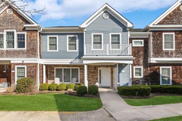 Exterior, Facade, Brick Facade, Rowhouse