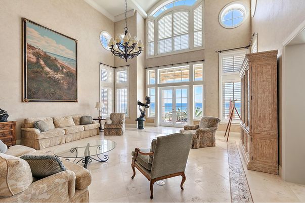 Chandelier, Interior, Living room, Pendant Lights