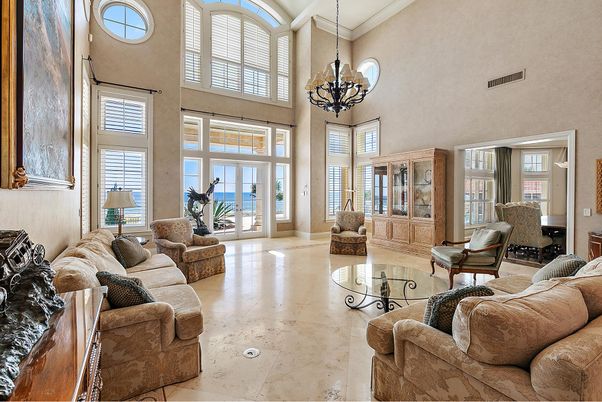 Chandelier, Interior, Living room