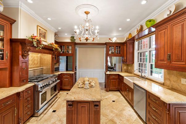 Chandelier, Interior, Kitchen, Recessed Lighting, Stainless Steel Appliances