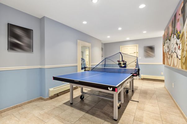 Game Room, Interior, Recessed Lighting