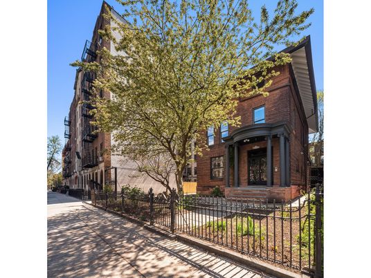 Exterior, Facade, Brick Facade, Rowhouse