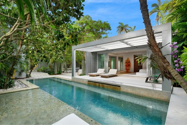 Exterior, Pool