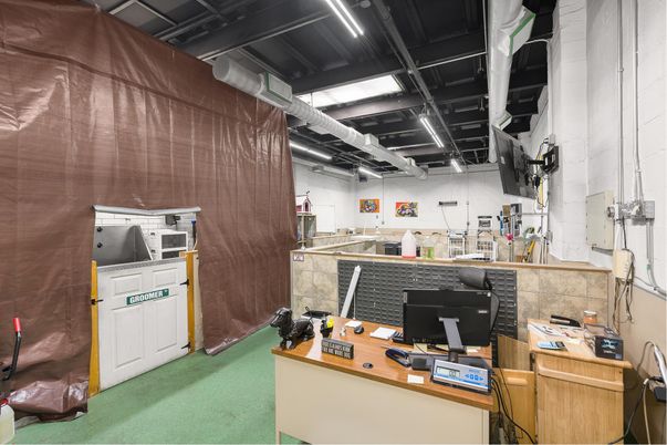 Home Office, Interior