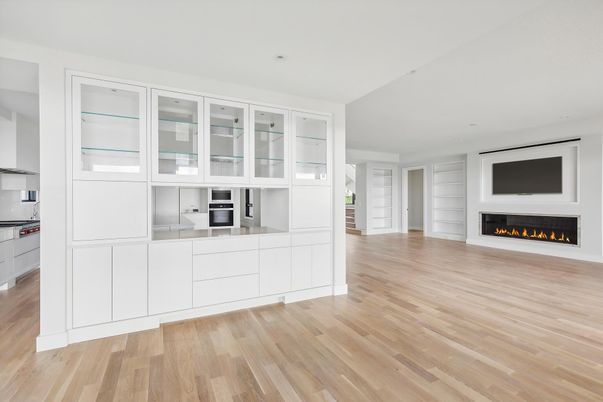 Fireplace, Interior, Kitchen, Recessed Lighting, Wood Texture Flooring