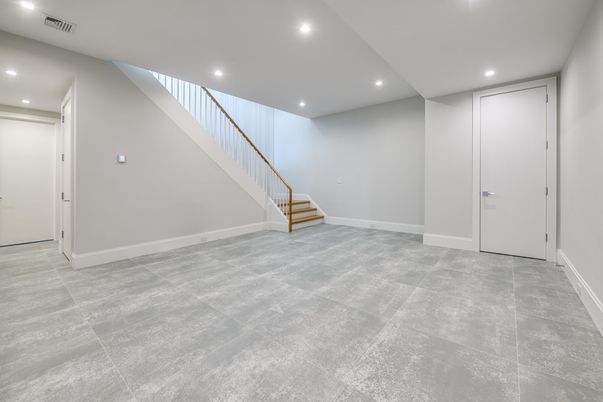 Empty room, Interior, Recessed Lighting