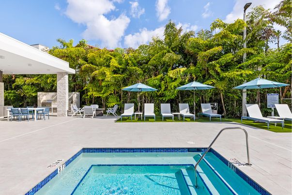 Exterior, Pool