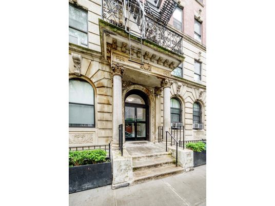Exterior, Facade, Brownstone