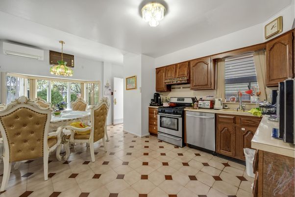 Dining room, Interior, Kitchen, Stainless Steel Appliances