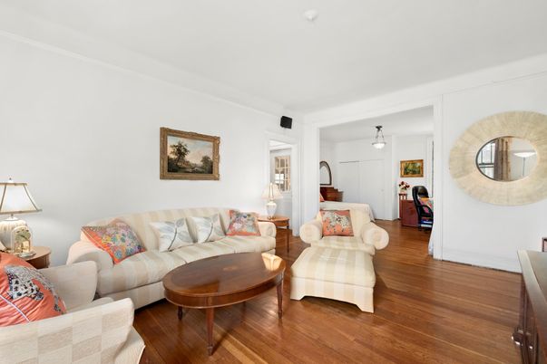 Interior, Living room, Pendant Lights, Wood Texture Flooring