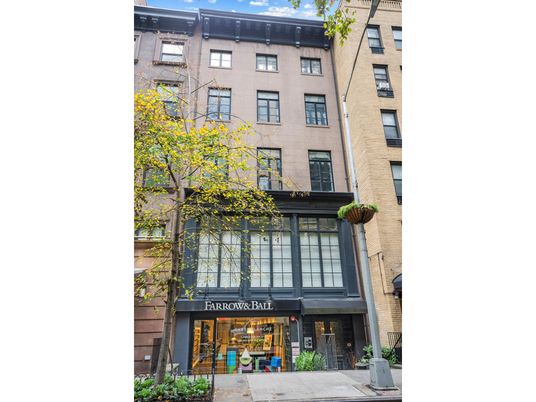 Exterior, Facade, Rowhouse
