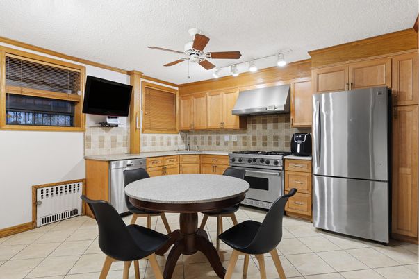 Dining room, Interior, Kitchen, Stainless Steel Appliances