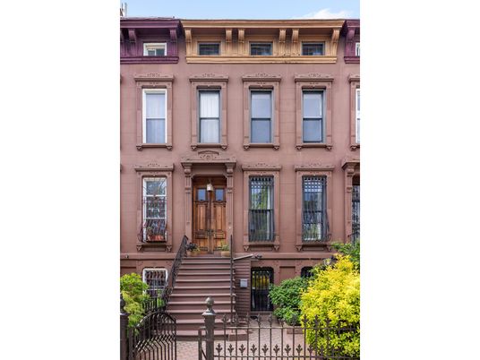 Exterior, Facade, Brownstone