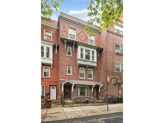 Exterior, Facade, Brick Facade, Rowhouse