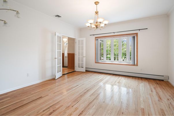 Chandelier, Empty room, Interior, Wood Texture Flooring