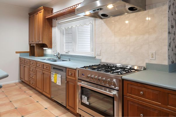 Interior, Kitchen, Stainless Steel Appliances