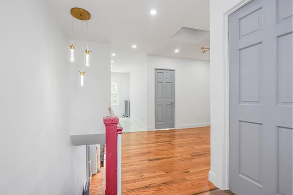 Interior, Pendant Lights, Recessed Lighting, Wood Texture Flooring