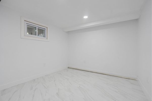 Empty room, Interior, Marble, Recessed Lighting