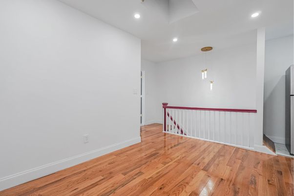 Interior, Pendant Lights, Recessed Lighting, Wood Texture Flooring
