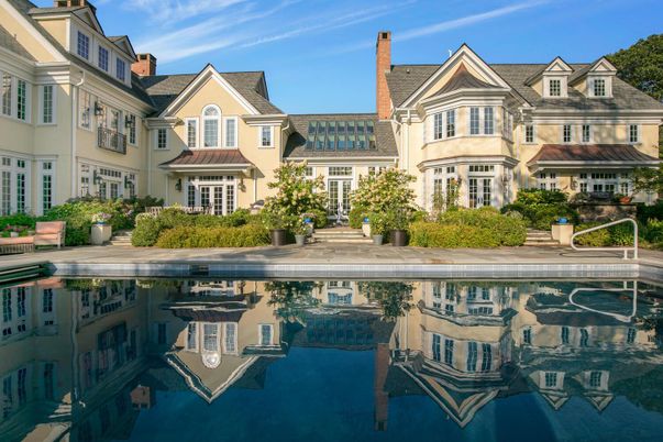 Exterior, Facade, Pool, Queen Anne Victorian