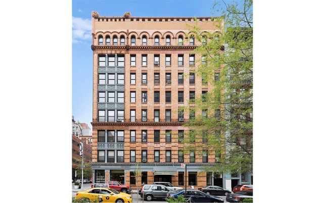 Exterior, Facade, Chicago School