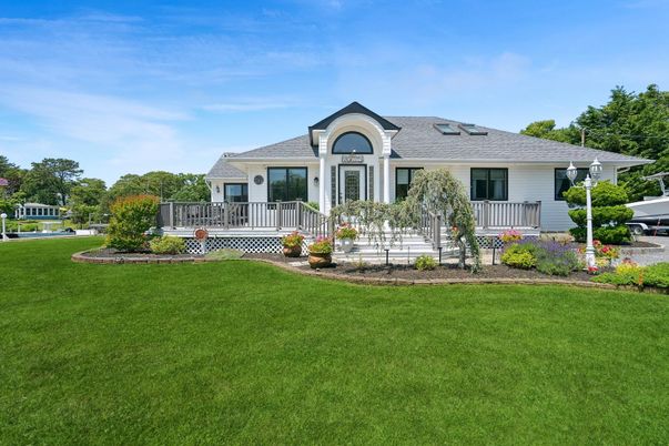 Backyard, Exterior, Facade, French Provincial
