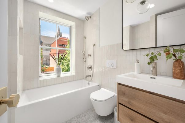 Bathroom, Interior, Recessed Lighting