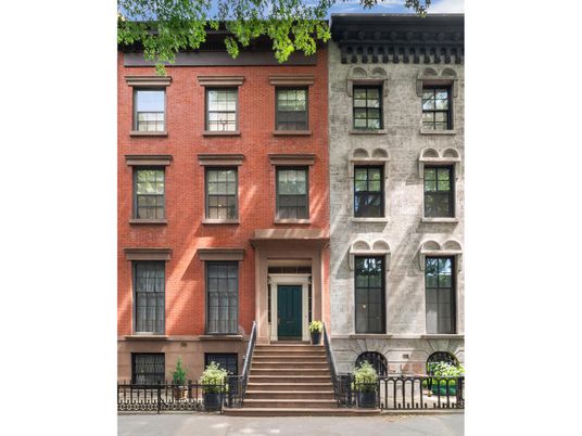 Exterior, Facade, Brick Facade, Rowhouse