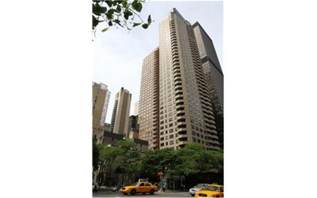 Exterior, Facade, Highrise