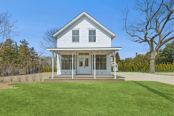 Backyard, Exterior, Facade, Queen Anne Victorian