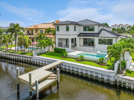 Exterior, Lake, Pool