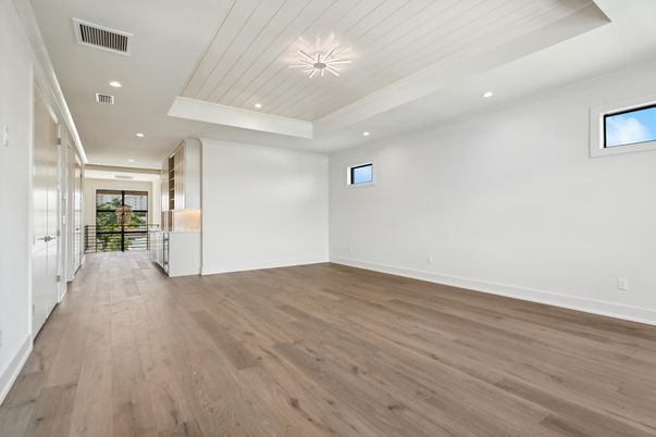Interior, Recessed Lighting, Wood Texture Flooring