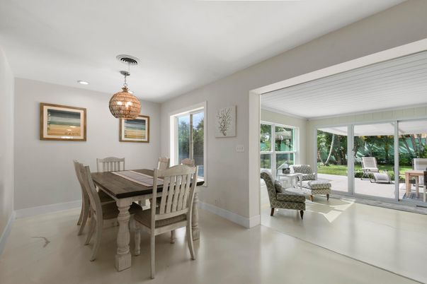 Dining room, Interior, Living room, Pendant Lights, Recessed Lighting