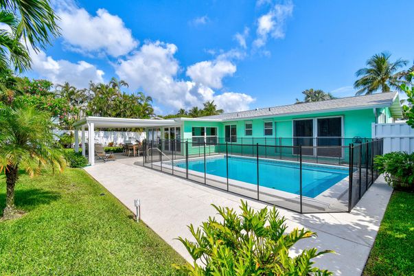 Exterior, Pool