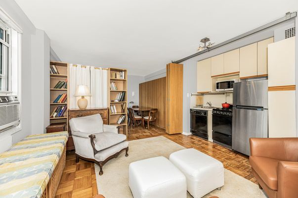 Dining room, Interior, Kitchen, Stainless Steel Appliances, Wood Texture Flooring