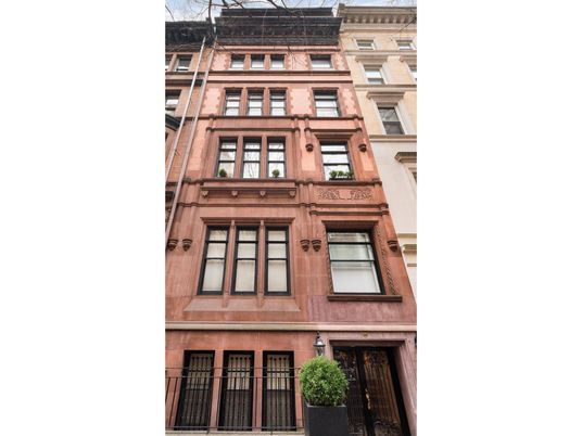 Exterior, Facade, Brownstone